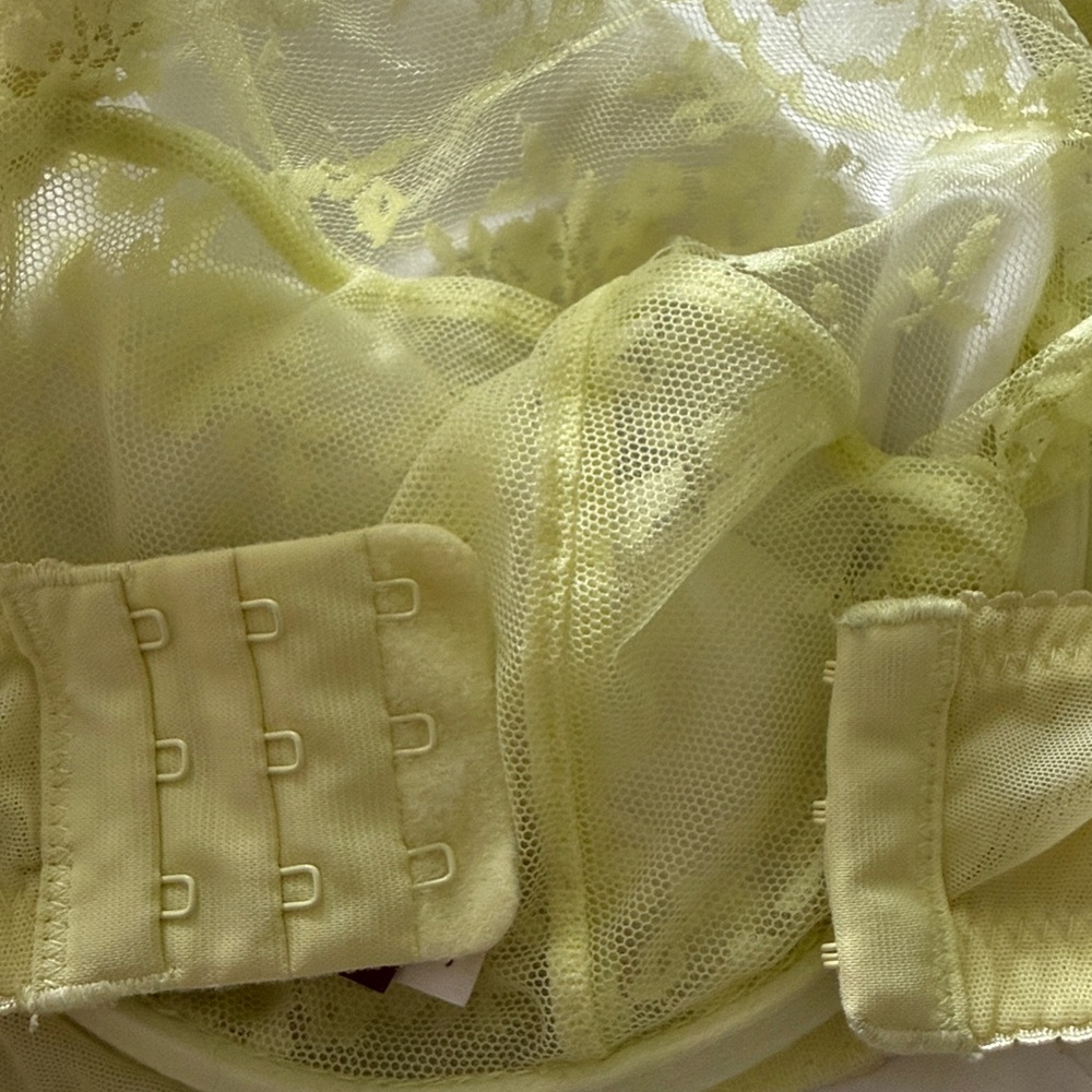 💛 Adore Me Unlined Clera Bra Neon Yellow Lace Green Bows 38F 3D 38 DDD - Picture 9 of 9